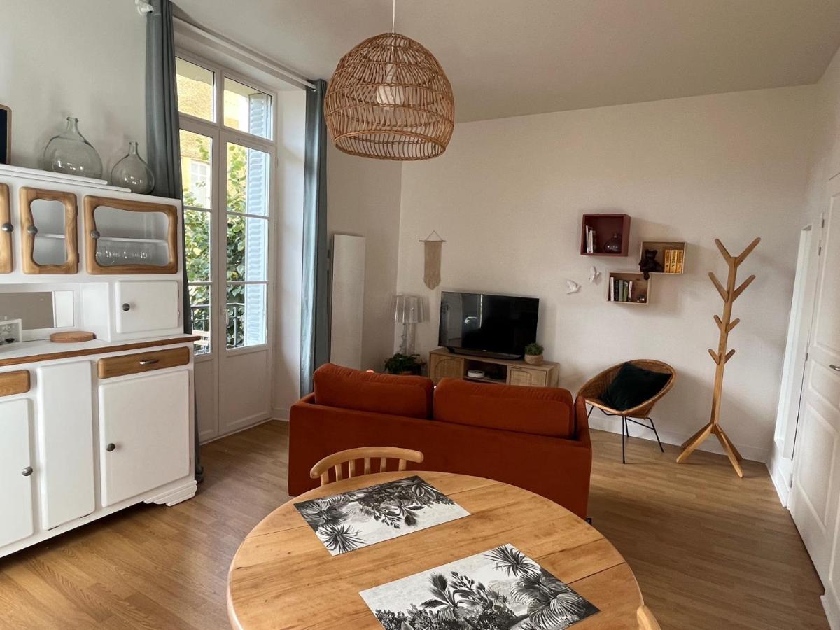 Appartement Calme Avec Balcons & Vue Sur Thermes 비시 외부 사진